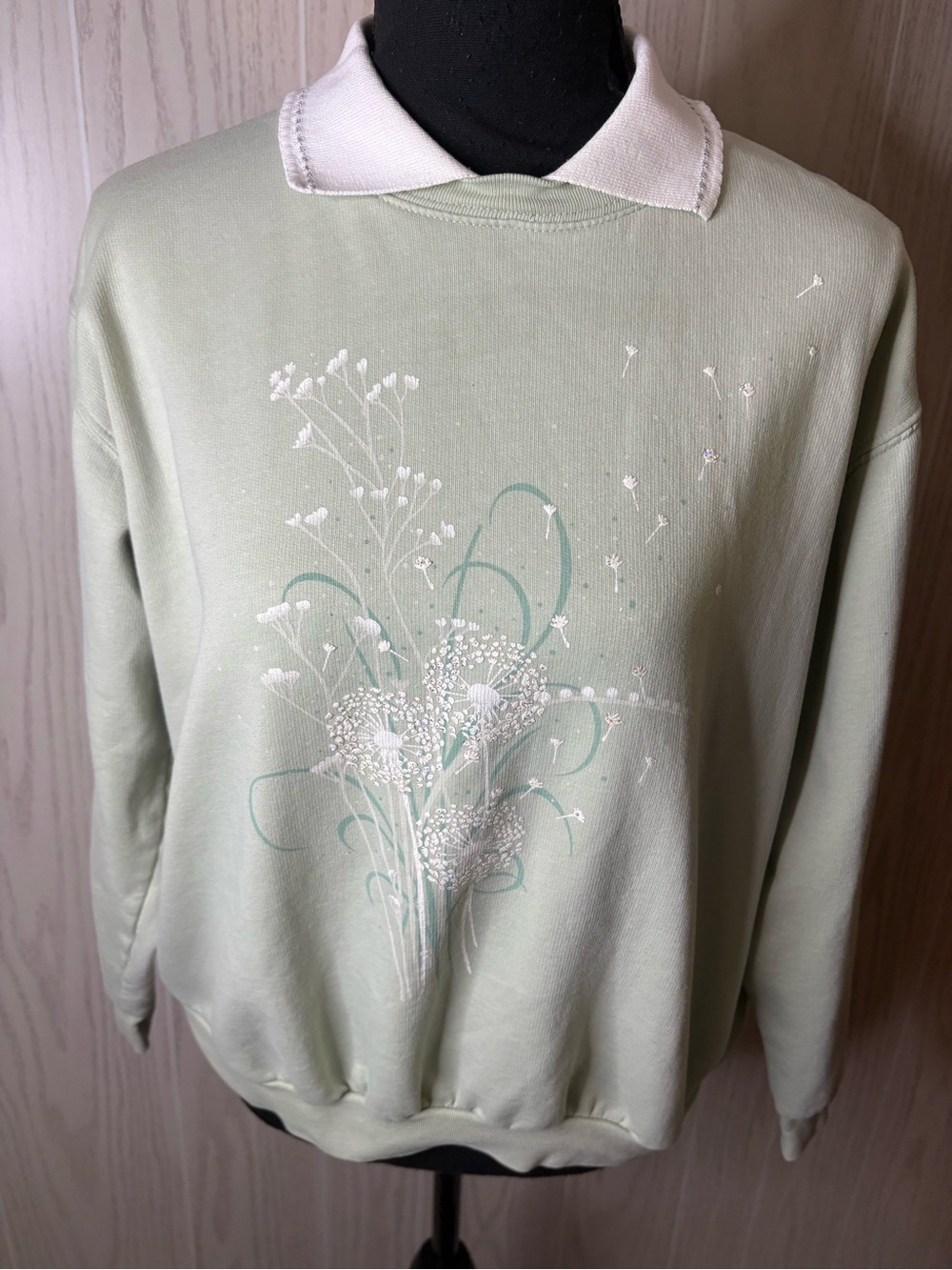 Vintage 80’s Medium Mint Green Dandelion Crewneck Sweatshirt Collar Cottagecore